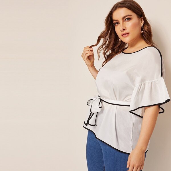 

Plus Contrast Binding Trim Belted Waist Blouse