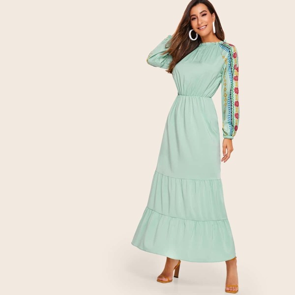 

Graphic Print Raglan Sleeve Elastic Waist Maxi Dress
