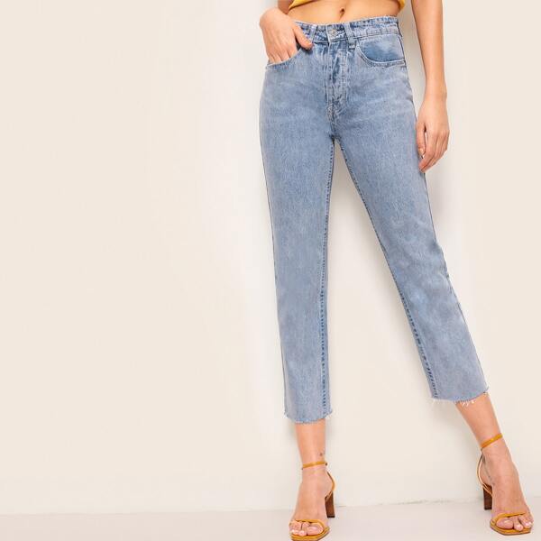 

Bleach Wash Raw Hem Cropped Jeans