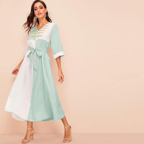 

Cut-and-sew Embroidery Belted Dress, Multicolor