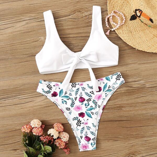 

Tie Front Top With Random Tropical Print Bikini