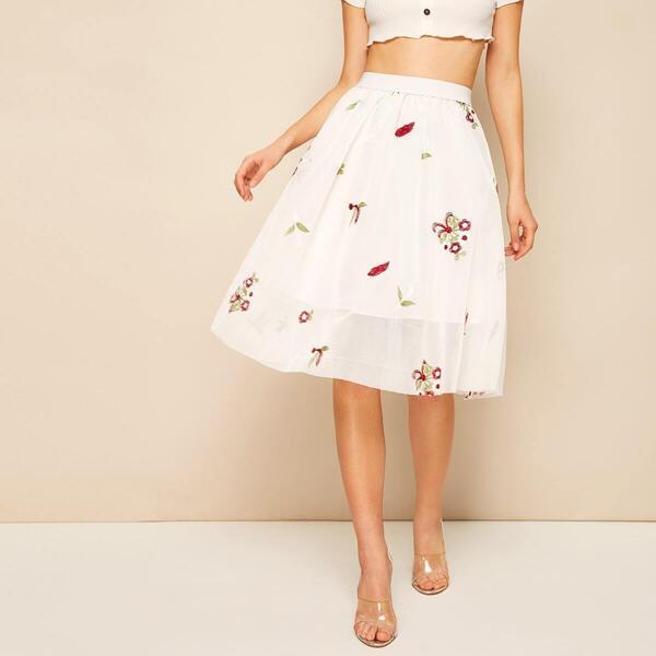

Embroidered Mesh Overlay Flared Skirt