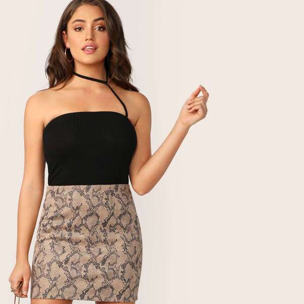 

Halter Strap Detail Rib-knit Top
