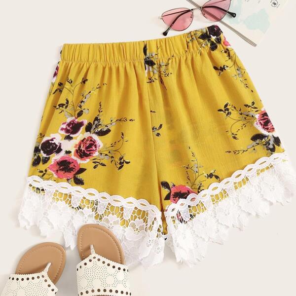 

Contrast Lace Floral Print Shorts