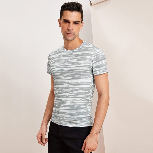 

Men Abstract Print Tee