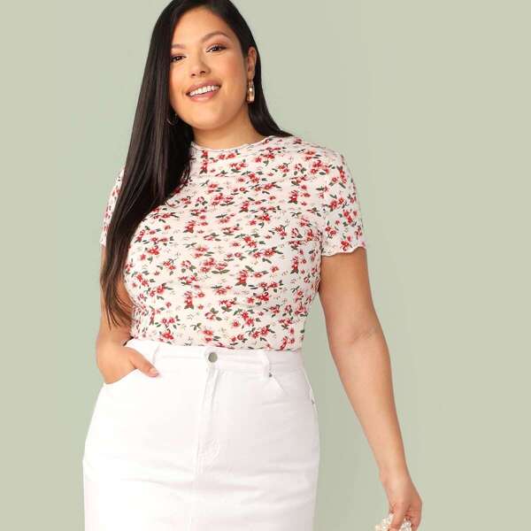 

Plus Mock-Neck Lettuce Trim Ditsy Floral Top