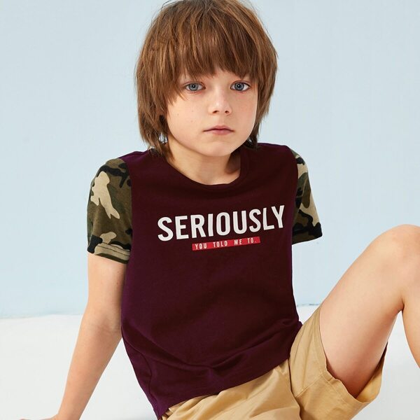 

Boys Letter Print Camo Sleeve Top