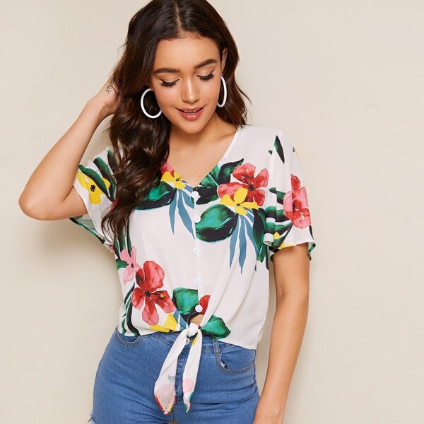 

Button Front Tie Hem Botanical Print Blouse