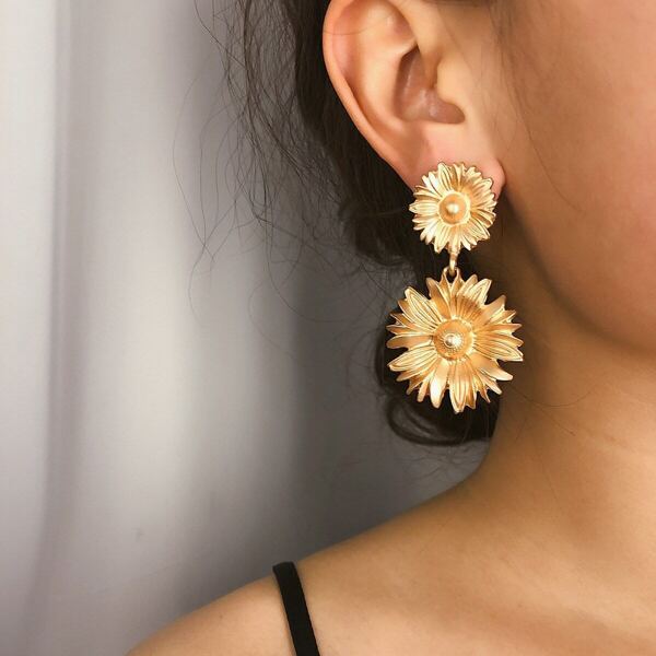 

Double Flower Shaped Drop Earrings 1pair
