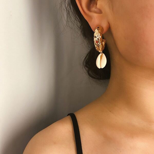 

Shell Detail Textured Cut Hoop Drop Earrings 1pair