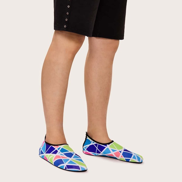 

Men Geometric Print Water Shoes, Multicolor