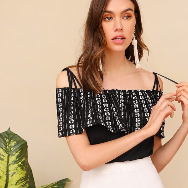 

Self Tie Shoulder Flounce Foldover Crop Top