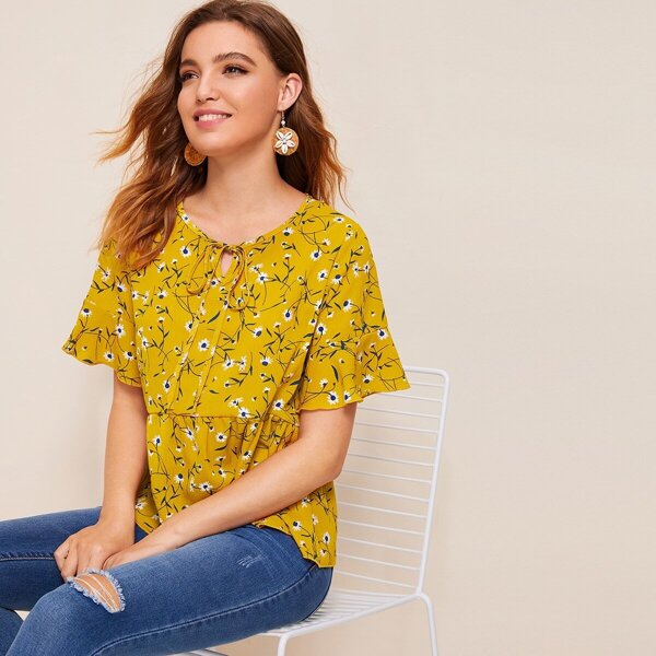 

Ditsy Floral Print Tie Neck Ruffle Hem Blouse