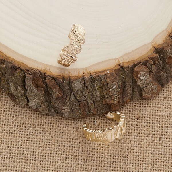 

Engraved Detail Small Open Hoop Earrings