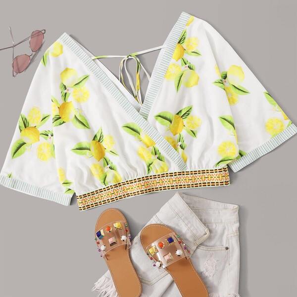 

Plus Lemon Print Surplice Neck Crop Top