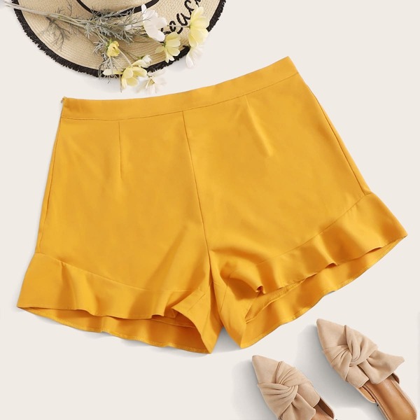 

Plus Ruffle Hem Shorts