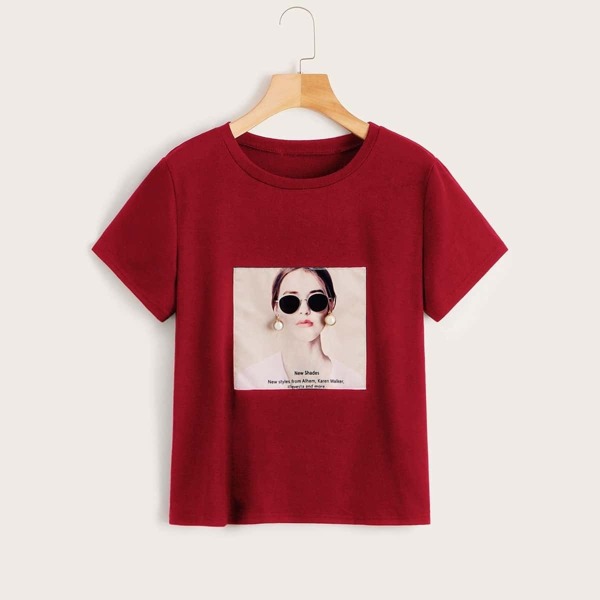 

Figure Print Pearls Trim Tee