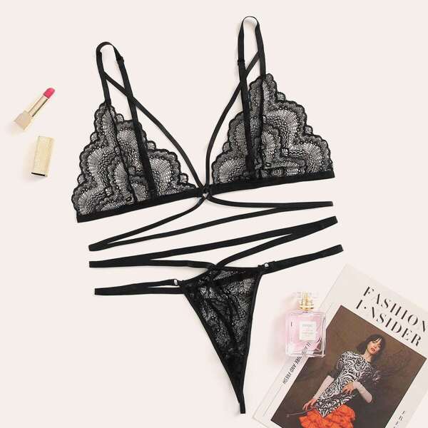 

Plus Scallop Trim Lingerie Set, Black