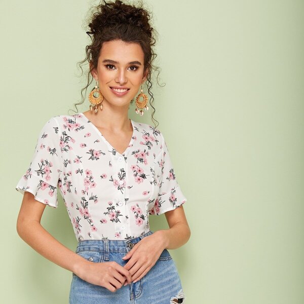 

Ditsy Floral Flounce Sleeve Blouse