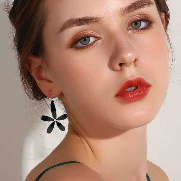 

Gemstone Decor Flower Shaped Drop Earrings 1pair, Black