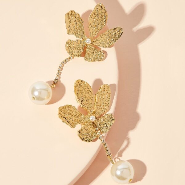 

Faux Pearl Detail Flower Drop Earrings 1pair