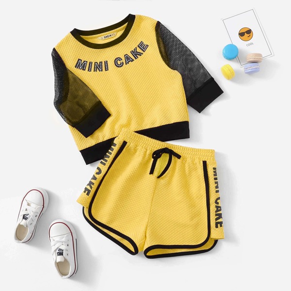 

Girls Mesh Sleeve Top & Contrast Binding Letter Shorts Set, Yellow