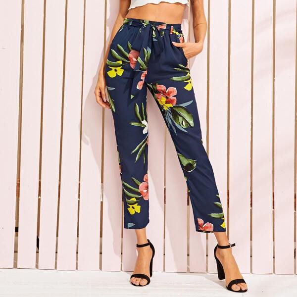

Tropical Print Belted Crop Pants, Navy