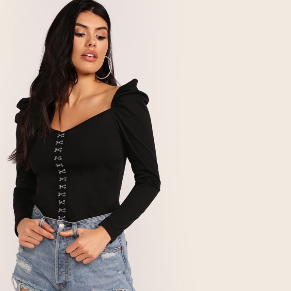 

Hook and Eye Front Gigot Sleeve Tee