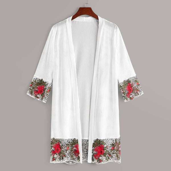 

Floral Embroidery Contrast Lace Kimono