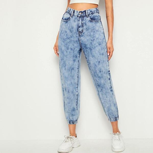 

Bleach Wash Crop Jeans