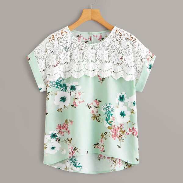 

Floral Print Contrast Lace Dip Hem Blouse