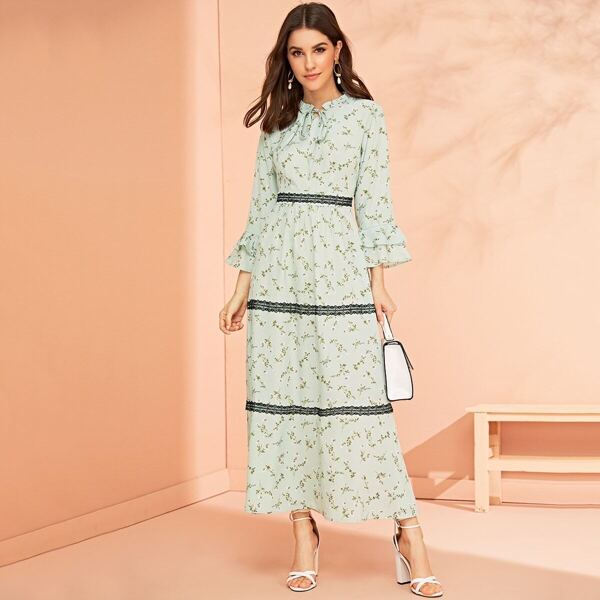 

Ditsy Floral Lace Contrast Layered Sleeve Dress, Green