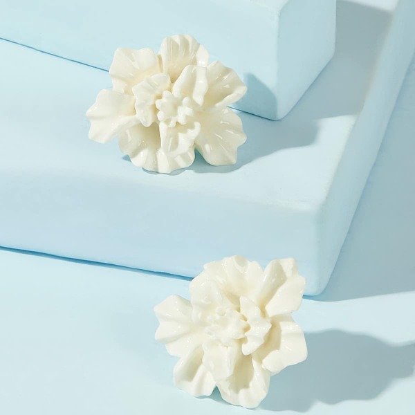 

Flower Shaped Stud Earrings 1pair