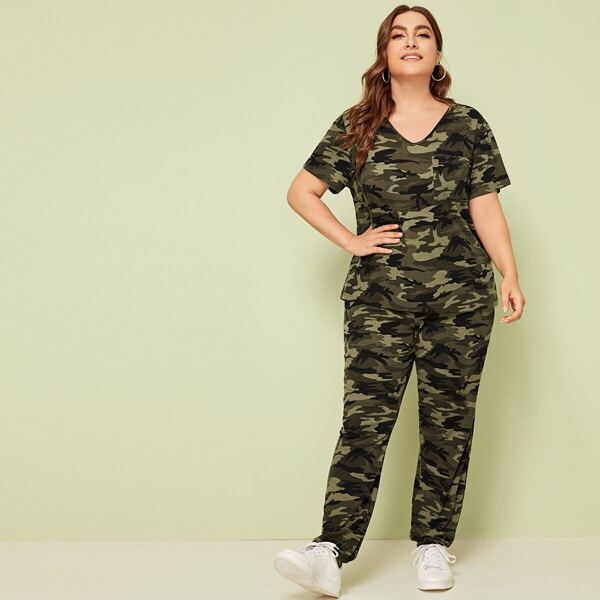 

Plus V-neck Camo Top & Drawstring Waist Pants Set, Green