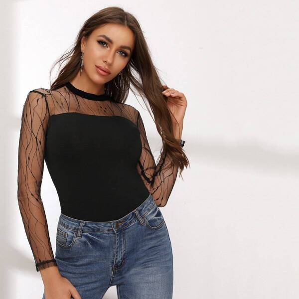 

Mock-Neck Mesh Shoulder Fitted Top