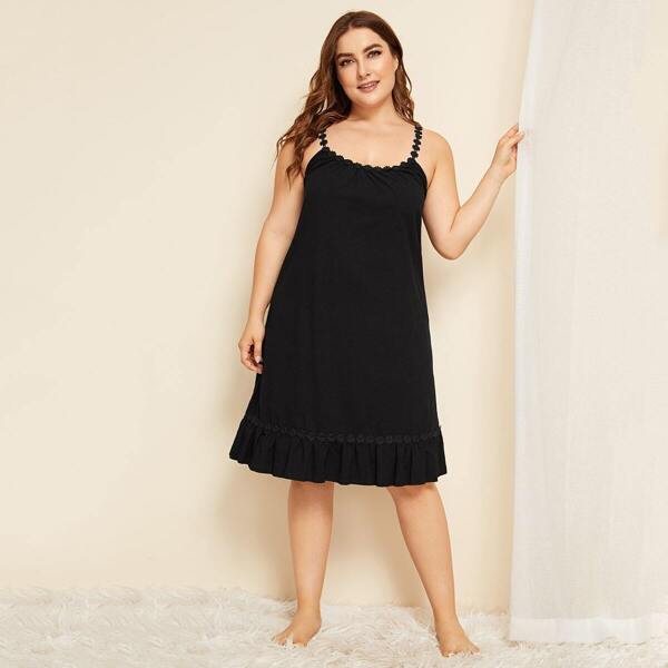 

Plus Appliques Ruffle Hem Night Dress
