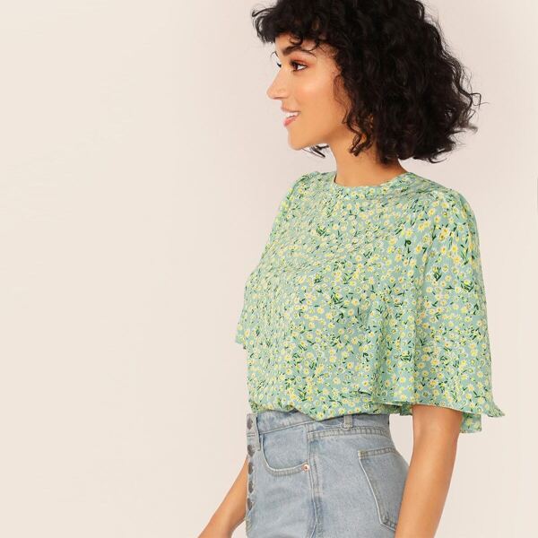 

Keyhole Back Flutter Sleeve Ditsy Floral Top