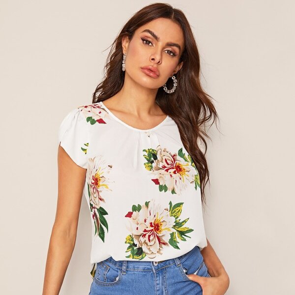 

Floral Print Pleated Detail Petal Sleeve Top