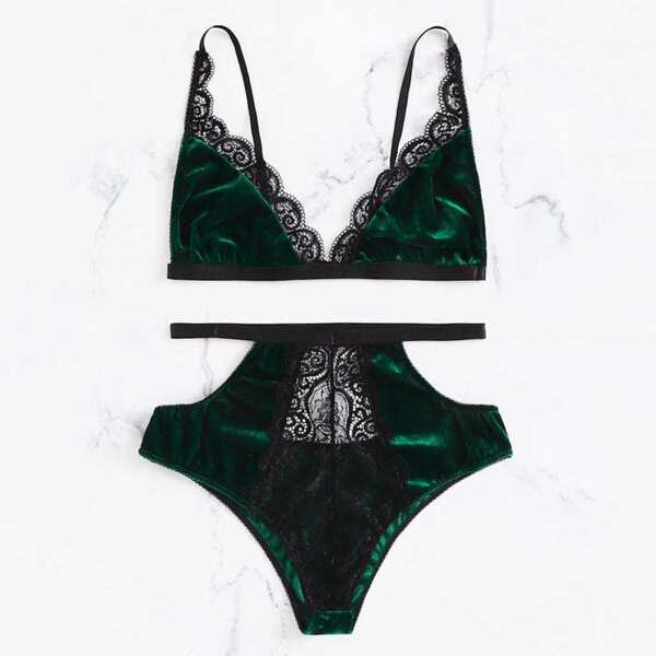 

Plus Contrast Lace Velvet Lingerie Set