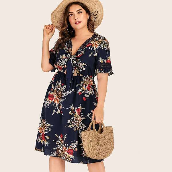 

Plus Tie Front Frill Sleeve Floral Dress, Navy