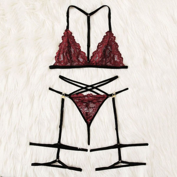 

Plus Floral Lace Garter Lingerie Set