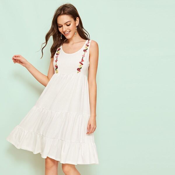 

Floral Embroidered Ruffle Hem Dress
