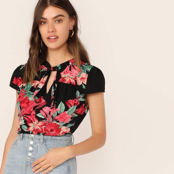 

Tie Neck Puff Sleeve Floral Print Top