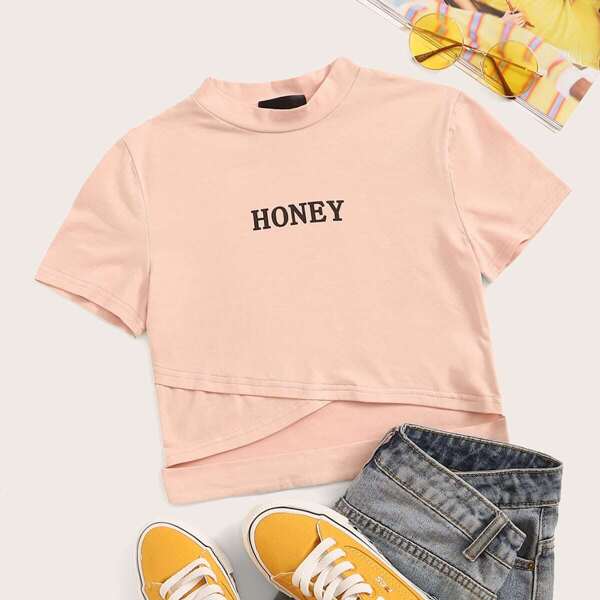 

Mock-Neck Letter Print Cut Out Top