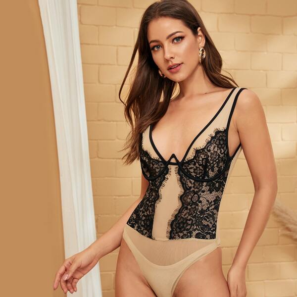 

Contrast Lace Contrast Trim Bodysuit
