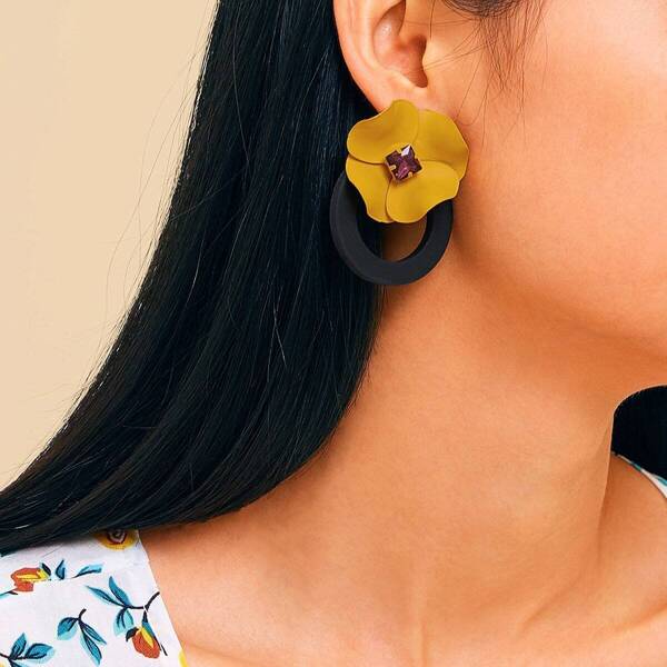 

Flower Decor Circle Earrings 1pair