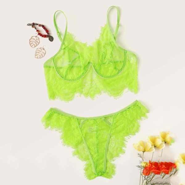 

Plus Neon Lime Floral Lace Lingerie Set