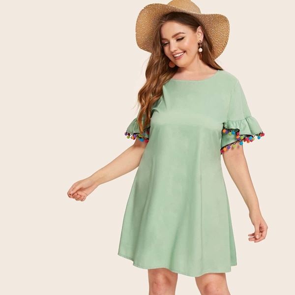 

Plus Contrast Pom Pom Button Keyhole Flounce Sleeve Dress