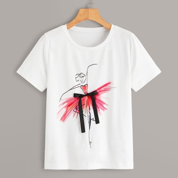 

Figure Print Tie Front Tee