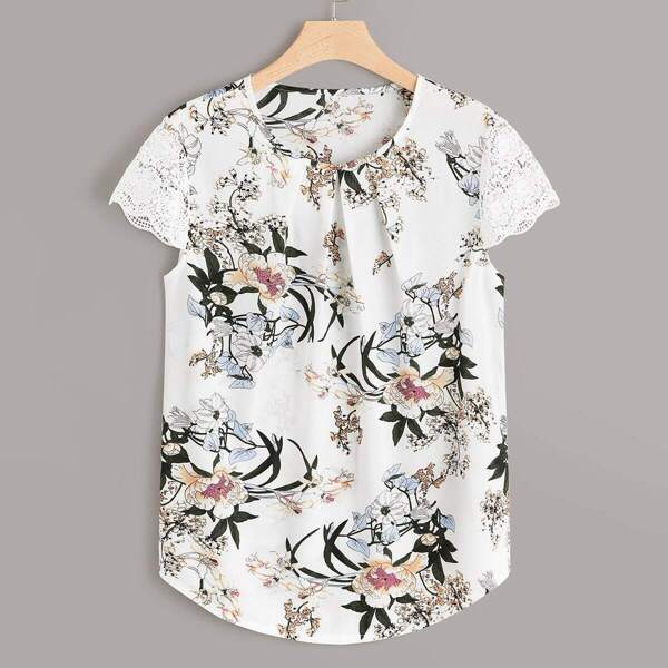 

Plus Floral Print Contrast Lace Curved Hem Blouse